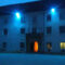 Soboški grad osvetljen z modro