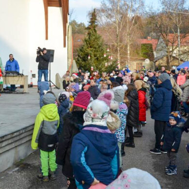 V Lendavi Božiček obdaril otroke